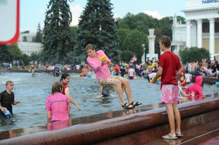 Водная битва на ВВЦ 2012.