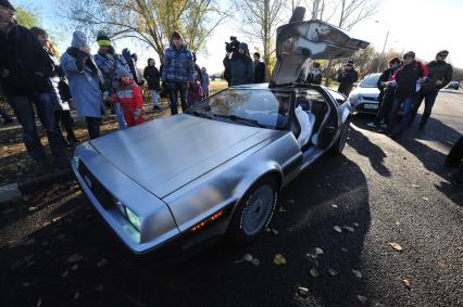 Автомобиль DeLorean DMC-12























Ксения Вдовина