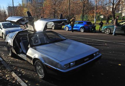 Автомобиль DeLorean DMC-12























Ксения Вдовина