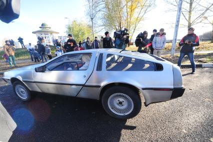 Автомобиль DeLorean DMC-12























Ксения Вдовина