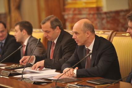 Пучков и Силуанов
Ксения Вдовина