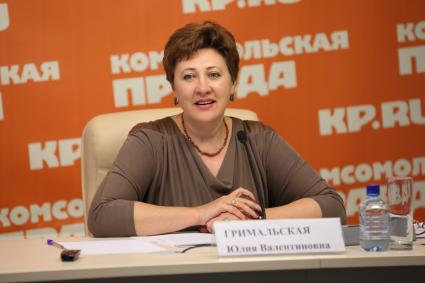 Руководитель Департамента семейной и молодежной политики Москвы Юлия Гримальская на пресс-конференции в ЗАО ИД `Комсомольская правда`.