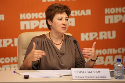 Руководитель Департамента семейной и молодежной политики Москвы Юлия Гримальская на пресс-конференции в ЗАО ИД `Комсомольская правда`.