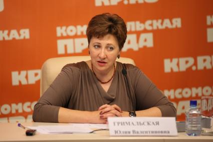 Руководитель Департамента семейной и молодежной политики Москвы Юлия Гримальская на пресс-конференции в ЗАО ИД `Комсомольская правда`.