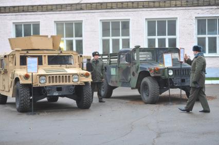 Автомобили HMMWV
Ксения Вдовина