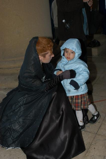 Диск53. `Кинотавр` 2004 год. На снимке:  актриса и радиоведущая  Амалия&Амалия с дочерью.