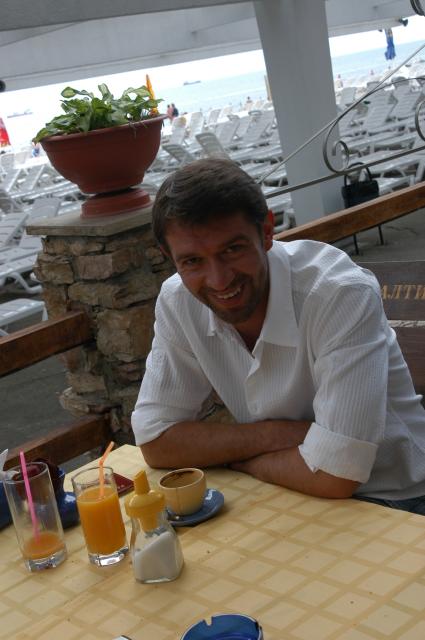 Диск53. `Кинотавр` 2004 год. На снимке: актер Владимр Машков.