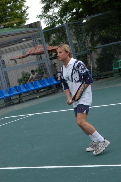 Диск53. `Кинотавр` 2004 год. На снимке: актер Дмитрий Харатьян.