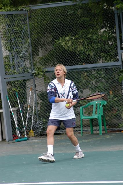 Диск53. `Кинотавр` 2004 год. На снимке: актер Дмитрий Харатьян.