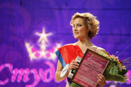 Финальное шоу VI Всероссийского конкурса красоты, грации и творчества `Мисс Студенчество России-2012`, проходило в Ставрополе. Одной из `Вице-мисс Студенчество России 2012` стала Анастасия Алымова из Рязанской области.
