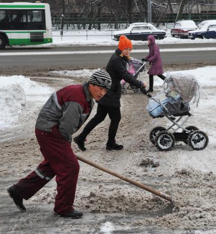 Уборка снега в городе