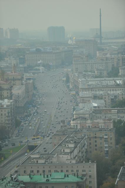 Виды Москвы. Вид с гостиницы `Рэдиссон Ройал` (Рэдиссон-Московская` - бывшая `Украина`) на Кутузовский проспект.