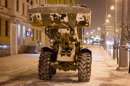 Минск. Зимний вечер. Снегоуборочная техника.