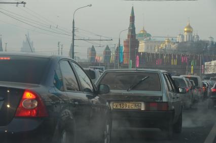 Кремлевская набережная. Автомобильная пробка.