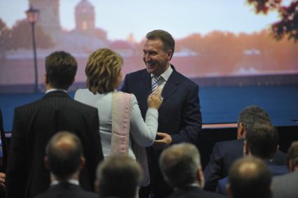 Петербургский Международный экономический форум - 2012. На снимке: председатель Совета Федерации РФ Валентина Матвиенко и первый заместитель председателя правительства РФ Игорь Шувалов.