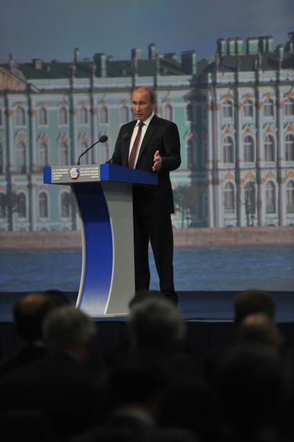 Петербургский Международный экономический форум - 2012. На снимке: президент РФ Владимир Путин