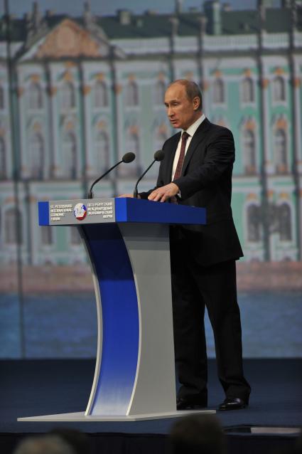 Петербургский Международный экономический форум - 2012. На снимке: президент РФ Владимир Путин