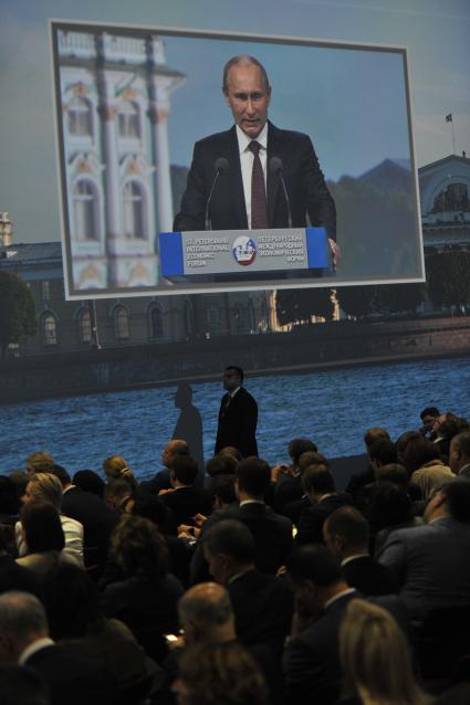 Петербургский Международный экономический форум - 2012. На снимке: президент РФ Владимир Путин