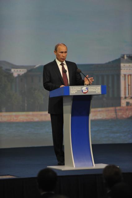 Петербургский Международный экономический форум - 2012. На снимке: президент РФ Владимир Путин