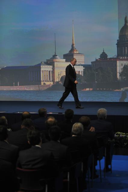 Петербургский Международный экономический форум - 2012. На снимке: президент РФ Владимир Путин