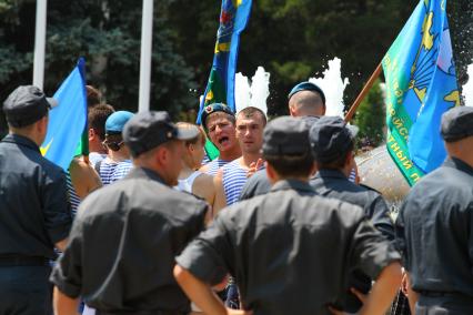 День военно-десантных войск. На снимке: ВДВшники