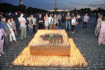 Поклонная гора. День памяти и скорби павших в Великой Отечественной войне.  На снимке: инсталляция из свечей посвященная дню начала войны.