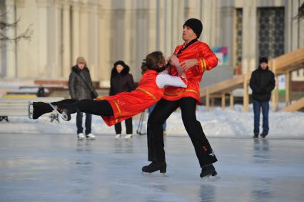 Открытие бесплатного катка на ВВЦ.