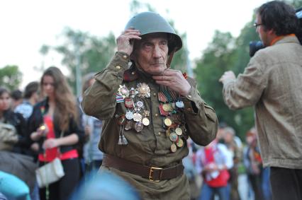 День памяти и скорби павших в Великой Отечественной войне.  На снимке: ветеран в орденах и медалях.