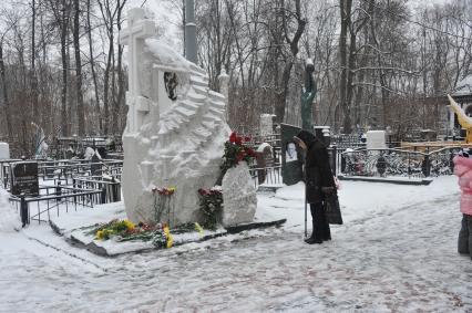 Могила Александра Абдулова