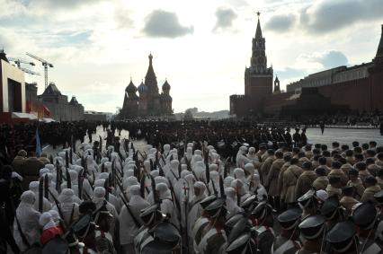 Красная площадь. Генеральная репетиция торжественного марша, посвященного параду войск на Красной площади 7 ноября 1941 года.