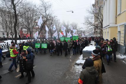 Шествие оппозиции `Марш против подлецов`. Шествие против `закона Димы Яковлева`, запретившего усыновление гражданами США российских сирот. Акция прошла от Пушкинской площади до проспекта Сахарова.