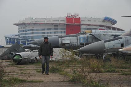 Аэродром на Ходынском поле. На снимке: старые самолеты.