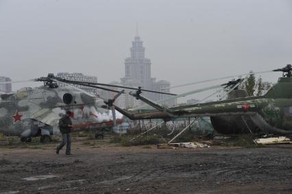 Аэродром на Ходынском поле. На снимке: старые веролеты.