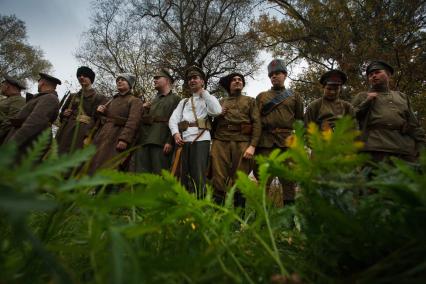 Реконструкция эпизода сражений 1918 года в рамках военно-исторического фестиваля `Там вдали, за рекой`, посвященного Гражданской войне.