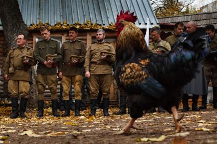 Реконструкция эпизода сражений 1918 года в рамках военно-исторического фестиваля `Там вдали, за рекой`, посвященного Гражданской войне.