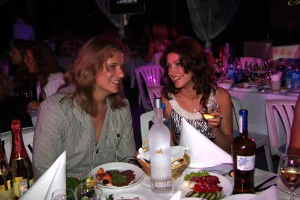 \"Кинотавр\" 2009 год. На снимке: актриса Макеева Анастасия с мужем актером Матвейчуком Глебом