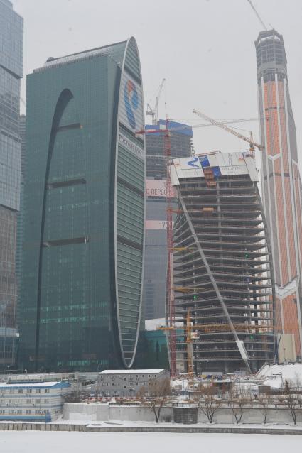Строительство здания `ОКО` компании Capital Group на территории ММДЦ `Москва-Сити`.