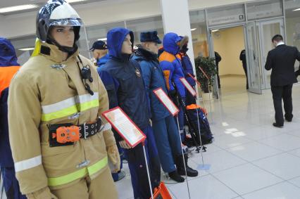 Выставка нового оборудования и снаряжения для спасателей, представленная в рамках Всероссийского сбора руководящего состава МЧС и сил гражданской обороны.  На снимке: рабочая экипировка и средство инди-видуальной защиты спасателей МЧС России.