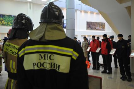 Выставка нового оборудования и снаряжения для спасателей, представленная в рамках Всероссийского сбора руководящего состава МЧС и сил гражданской обороны. На снимке: рабочая экипировка и средство инди-видуальной защиты спасателей МЧС России.