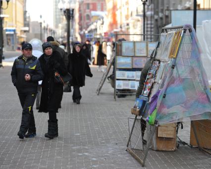 Старый Арбат. На снимке: торговля картинами.