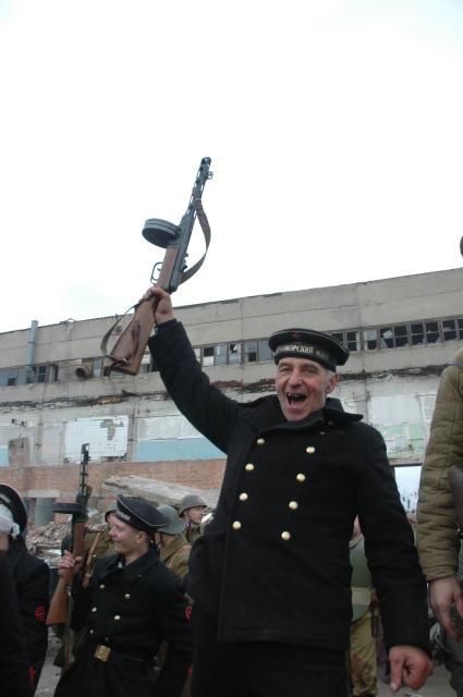 В Волгограде провели военно-историческую реконструкцию, посвященную 70-летию контрнаступления советских войск под Сталинградом.