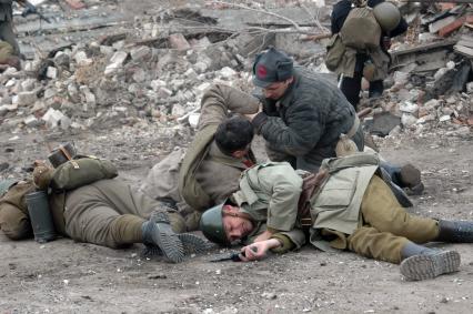 В Волгограде провели военно-историческую реконструкцию, посвященную 70-летию контрнаступления советских войск под Сталинградом.