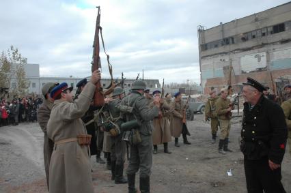 В Волгограде провели военно-историческую реконструкцию, посвященную 70-летию контрнаступления советских войск под Сталинградом.