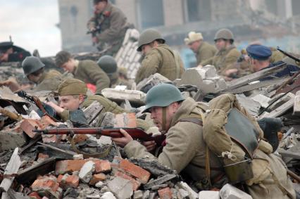 В Волгограде провели военно-историческую реконструкцию, посвященную 70-летию контрнаступления советских войск под Сталинградом.