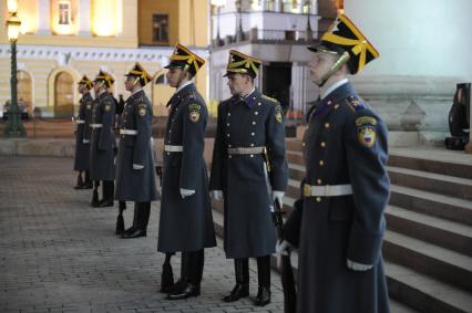 Открытие исторической сцены Государственного академического Большого театра после реконструкции . На снимке: почетный караул.