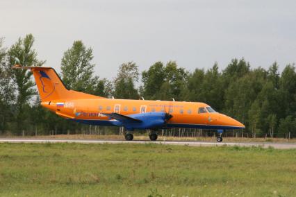 Турбовинтовой пассажирский самолёт EMBRAER-120 авиакомпании `Регион-Авиа`.