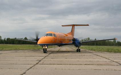 Турбовинтовой пассажирский самолёт EMBRAER-120 авиакомпании `Регион-Авиа`.