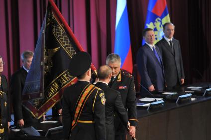 Расширенное заседание коллегии МВД России. На снимке: президент РФ Владимир Путин и министр внутренних дел РФ Владимир Колокольцев (в центре слева направо)