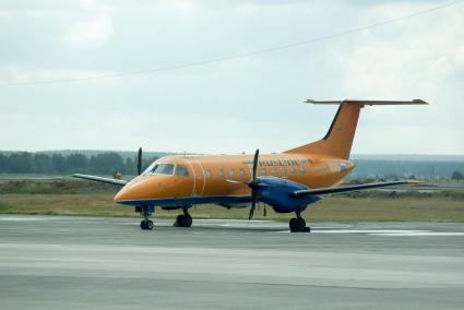 Самолет Embraer-120 авиакомпании `RusLine`