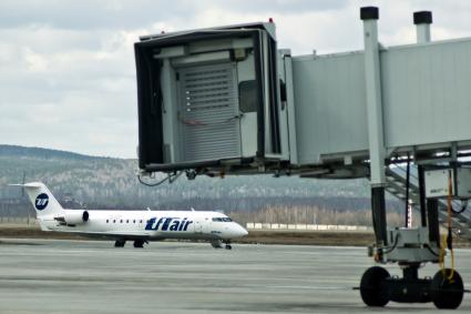 Bombardier CRJ-200 авиакомпании `UTair`.